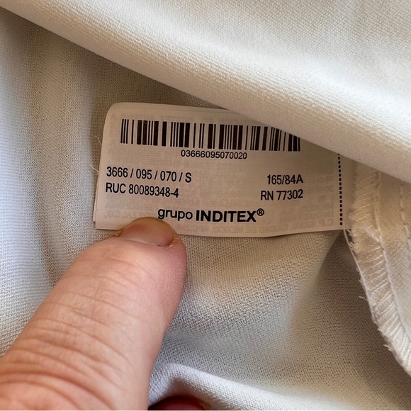 Zara White and Black Sleeveless Top - Picture 8 of 8